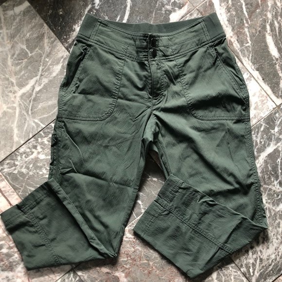 Athleta Pants - Athleta Hiking Capri Pants